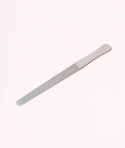 Pilă metalică profesională cu spatulă pentru cuticule