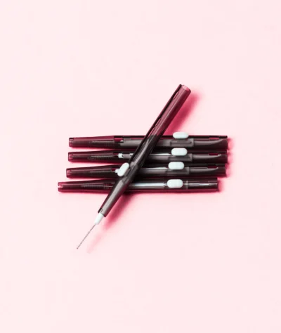 Periuță pentru sprâncene retractabilă (Tip stilou)